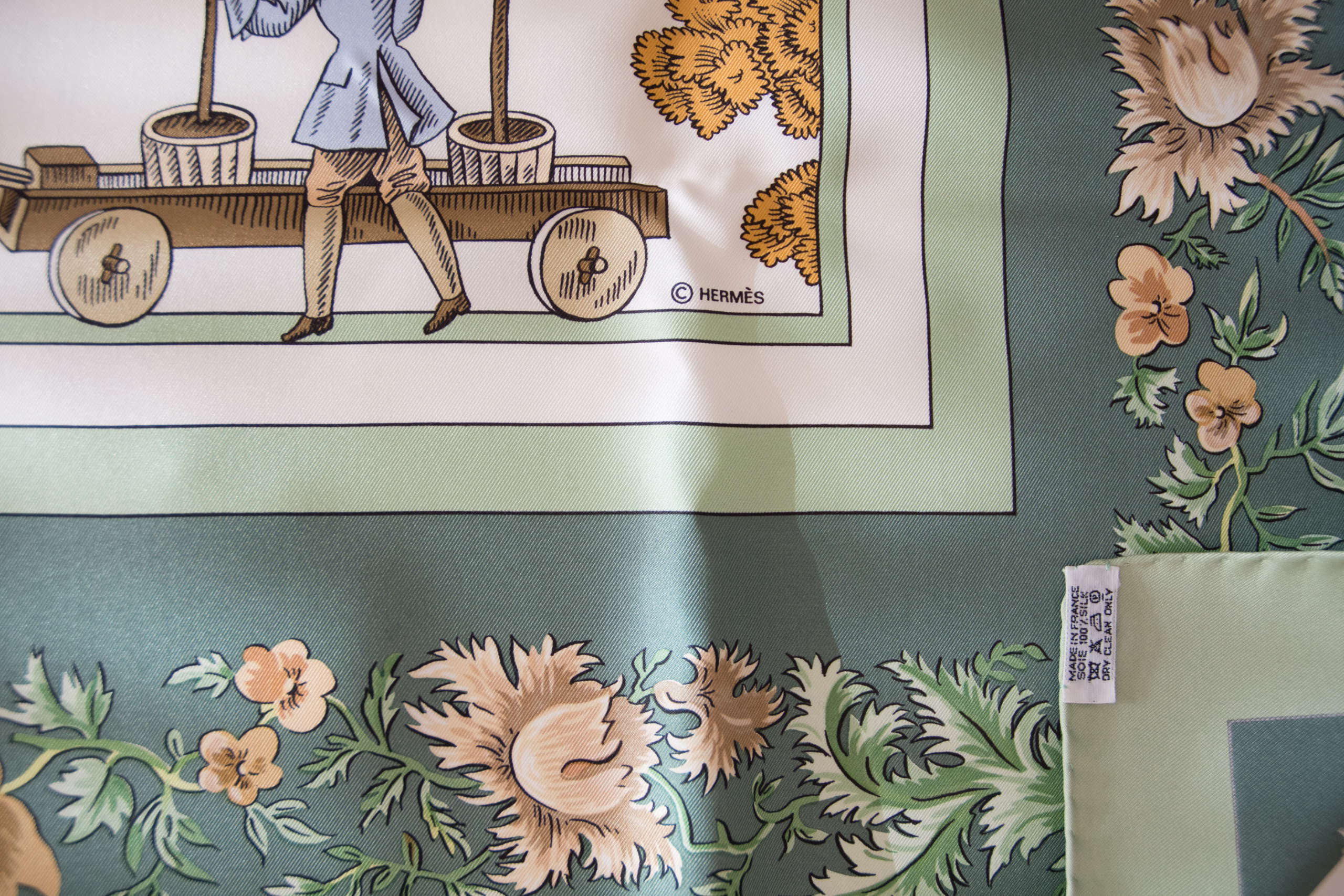 Foulard Hermès Les Jardiniers Du Roy En Soie - Carré Multicolore, Occasion, Fabrication France